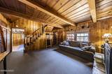 1087 Dedi Avenue