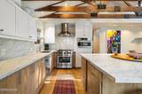 733 Lakeview Drive