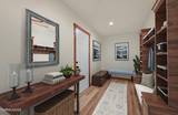 547 N River Lane