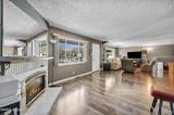 18 E Prater Way