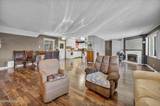 18 E Prater Way