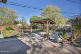 18 E Prater Way