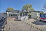 18 E Prater Way