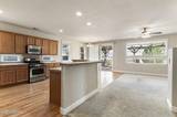 913 Lakeview Drive