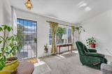 2202 Ellice Way