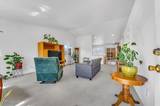 2202 Ellice Way
