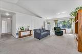 2202 Ellice Way