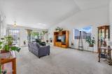2202 Ellice Way
