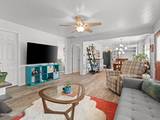 2530 Henning Lane