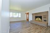 10 E J Street