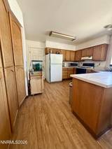 957 Ronald Way