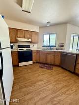 957 Ronald Way