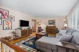 5885 Foxtail Drive