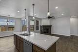 986 La Strata Drive