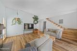 852 E York Way