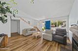 852 E York Way