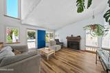 852 E York Way
