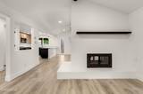 802 Lyell Way