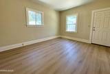 213 1/2 E 4th Street