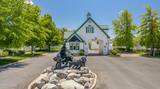 105 Bridlemoor Court