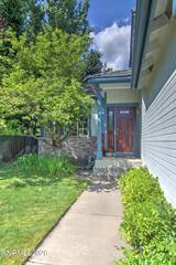 995 Leah Circle