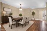 5582 Knoll View Way