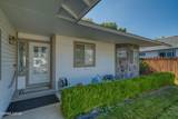 3545 Smoketree Avenue