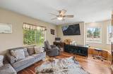 887 Ronald Way