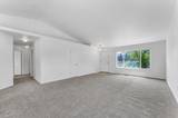2202 Ellice Way