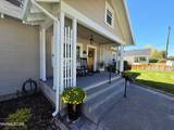 740 W Plumb Lane