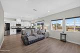 7709 Wandering Way