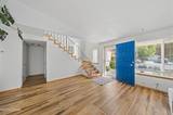 852 E York Way