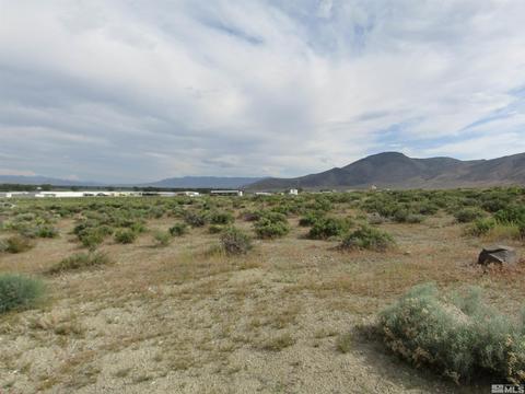 23 Shelter Hills Drive, Yerington
