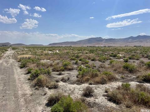 905 & 855 28th Street, Battle Mountain