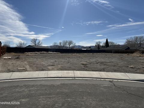 322 Copper Pointe Circle, Yerington