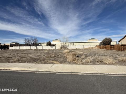334 Copper Pointe Circle, Yerington