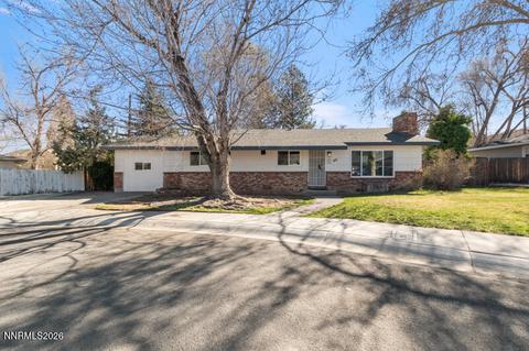 810 Lahontan Way, Reno