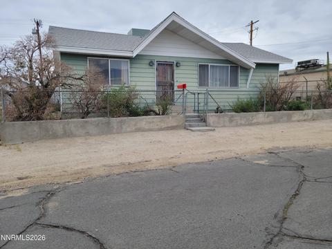 612 F Street, Hawthorne