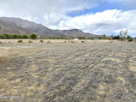 8 Rockland Drive, Yerington