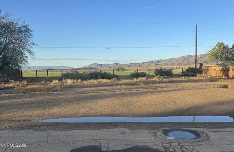 12 Penrose Drive, Yerington
