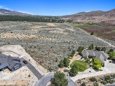 221 N Earlham Court, Reno