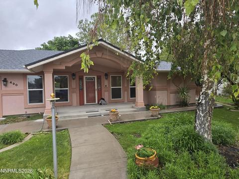 490 Sara Court, Fernley