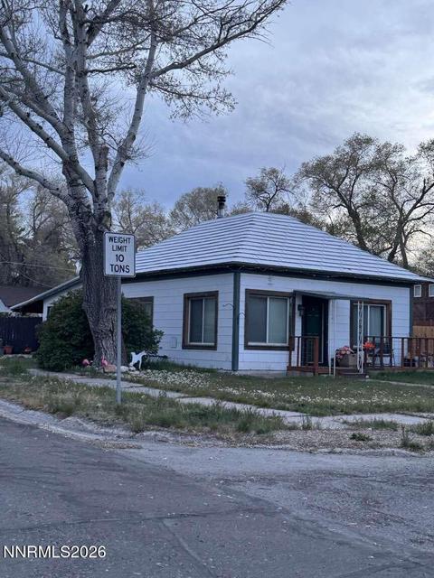 594 5th Street, Wells