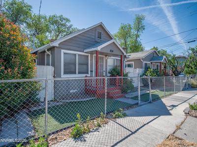 824 Locust Street