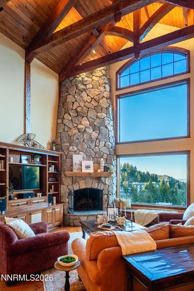 1631 Needle Peak Road