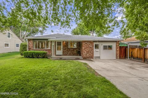 221 S Iris Street, Carson City