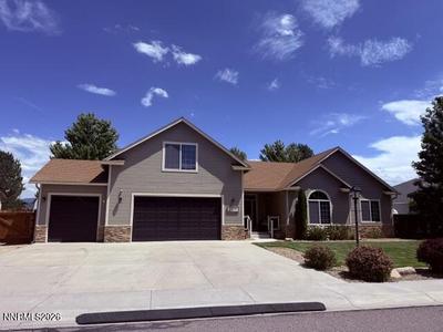 2911 La Cresta Circle