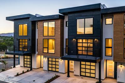 3812 Lakeside Drive