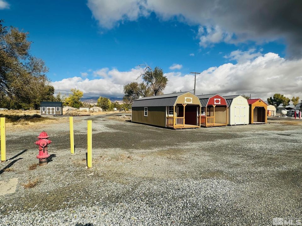955 E Frontage Road