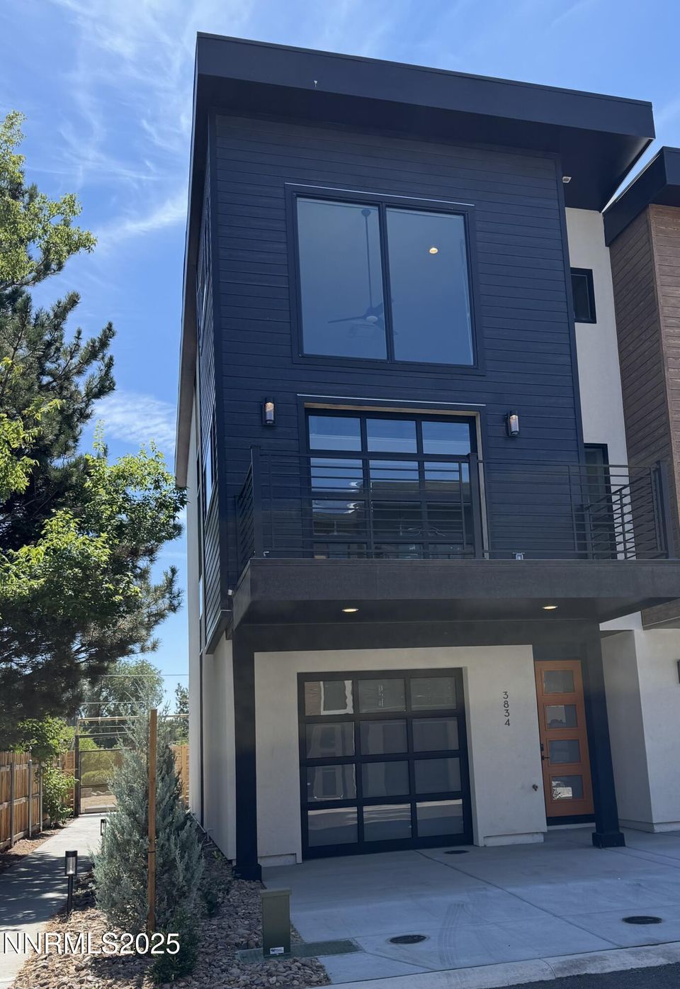 3834 Lakeside Drive #18